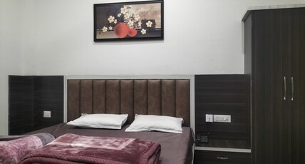 Hotel Mahaveer palace Room Type - Deluxe room