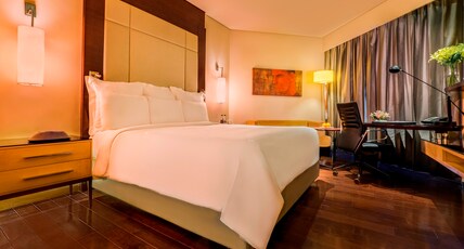 JW Marriott Mumbai Juhu Room Type - Guest room, 1 King, City view