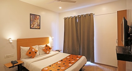 Hotel Yellow Chilly Room Type - Deluxe Room with Private Balcony Hotel Yellow Chilly Room Type - Deluxe Room with Private Balcony