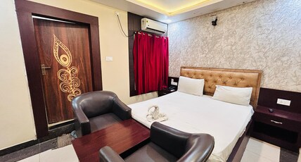 THE METROPOL HOTEL Room Type - Deluxe Room
