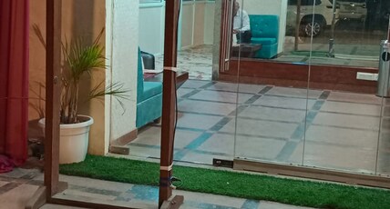 The Royal Galaxy near to Gate 6 Yashobhoomi, Dwarka Room Type - Deluxe room with Free Wifi