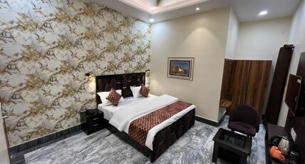Ruby Homestay Varanasi Room Type - Deluxe Room