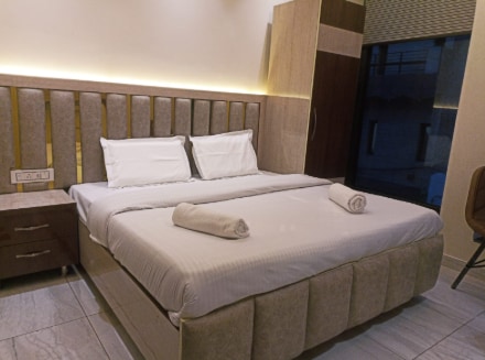 Hotel G2 - Tap to explore photos