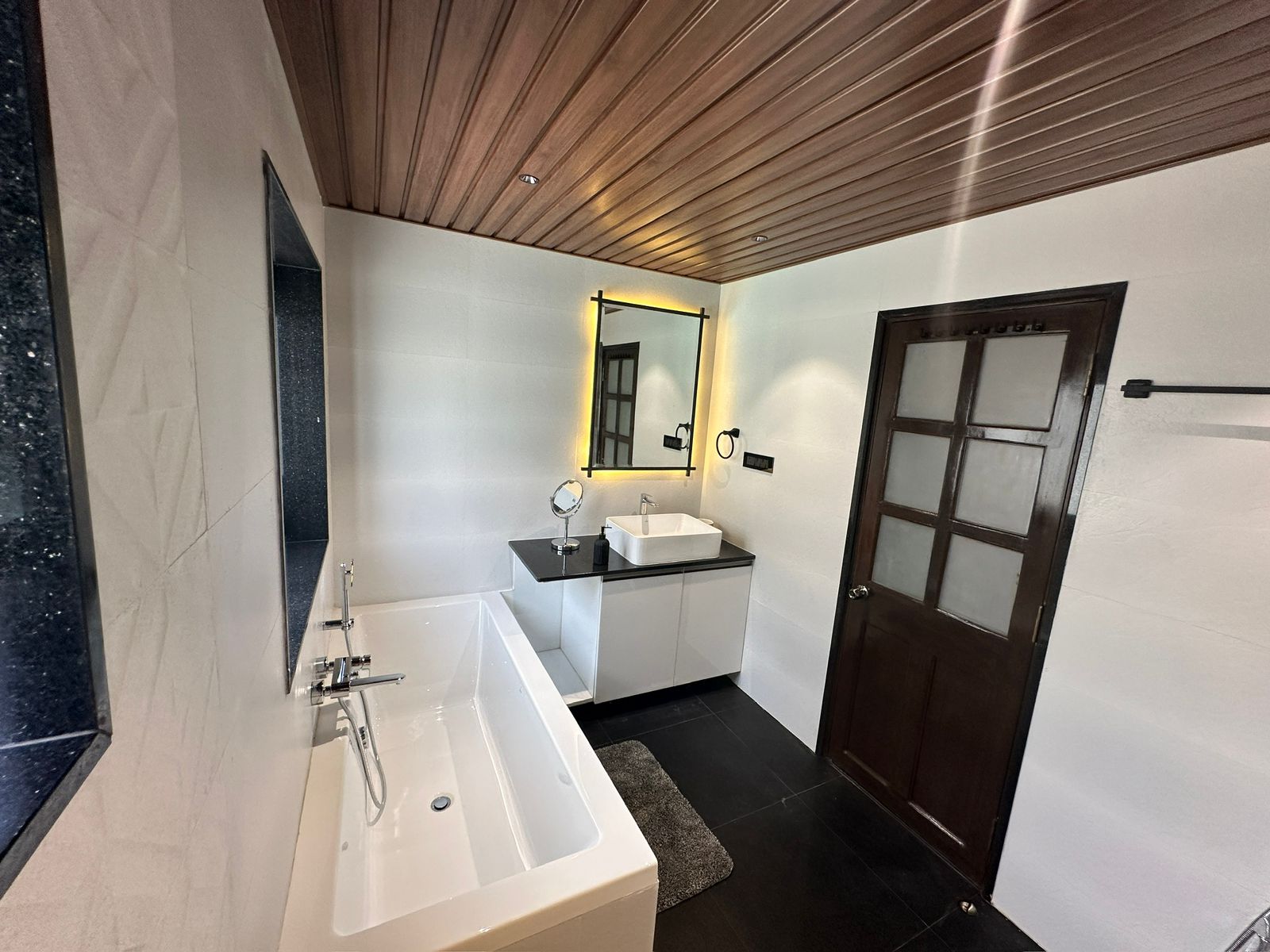 Holiday Apartment With Kitchen Close The Beach - Tap to explore photos