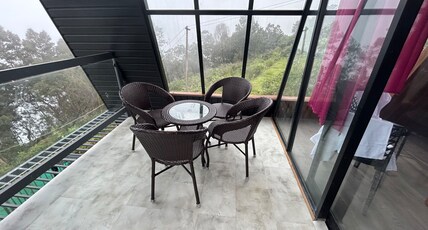 Kodai Trek Inn Room Type - Room 2 with Balcony and Rooftop