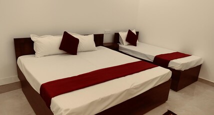 The Ashoka Palace - Near Hanuman Garhi Room Type - Family Room