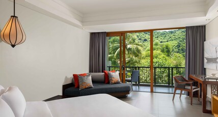 Angsana Lang Co Room Type - Garden Balcony King Grand
