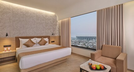 Biznotel by Pride Motera Room Type - Superior King