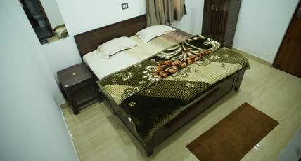 SRINIVASA HOMESTAY ISBT RISHIKESH Room Type - Bedroom 104 ( with AC )