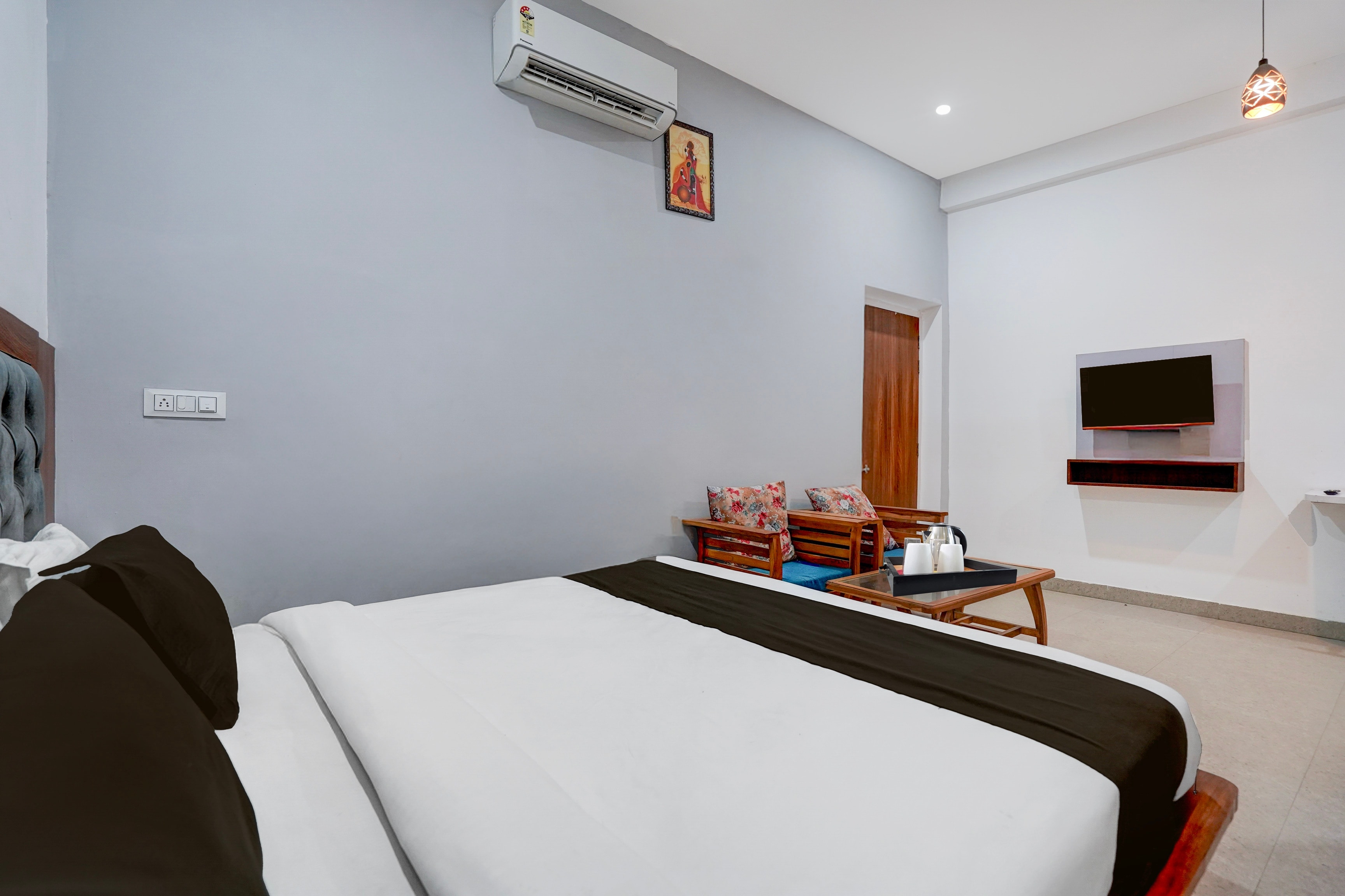 Super Hotel O Greater Noida West Link Road Formerly Advent - Tap to explore photos