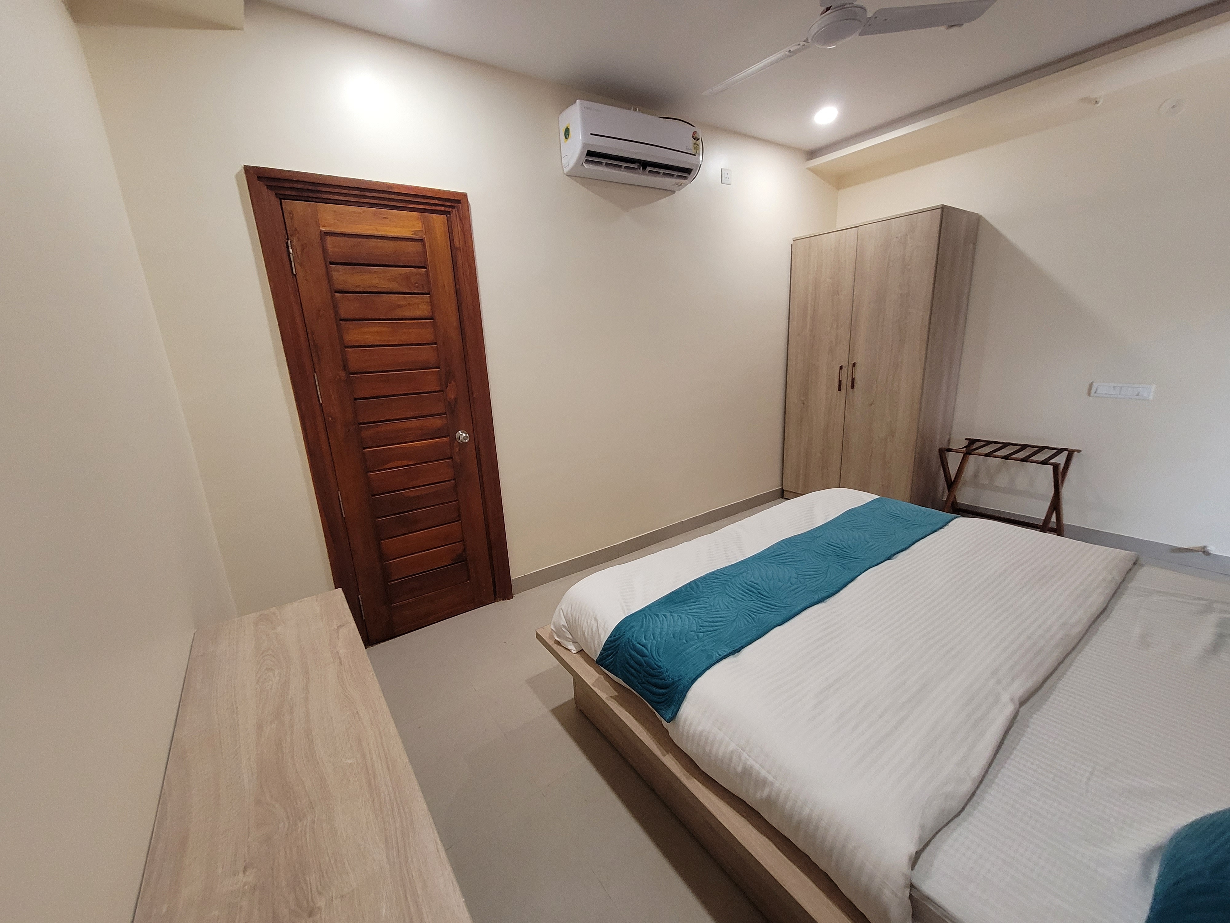 Hotel Ananda Kashi - Tap to explore photos