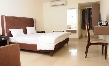 Qinn Guest House Room Type - Executive Room