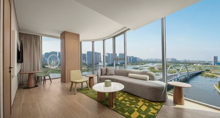 Holiday Inn BEIHAI SILVER BEACH by IHG Room Type - ONE BEDROOM SUITE OCEAN VIEW