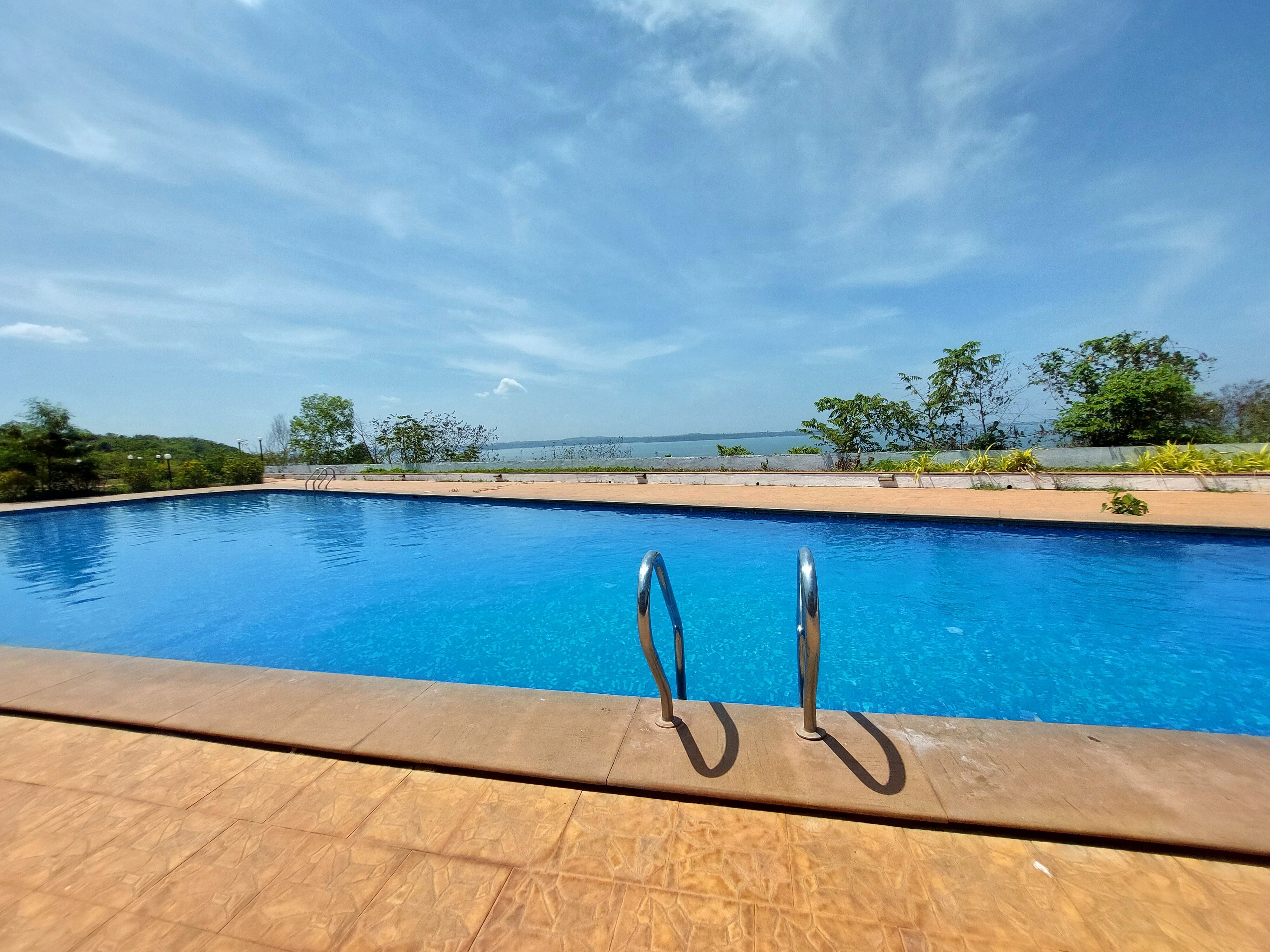 Luxurious 4Bhk Sea Facing Serviced Apartment (F 202) - Tap to explore photos