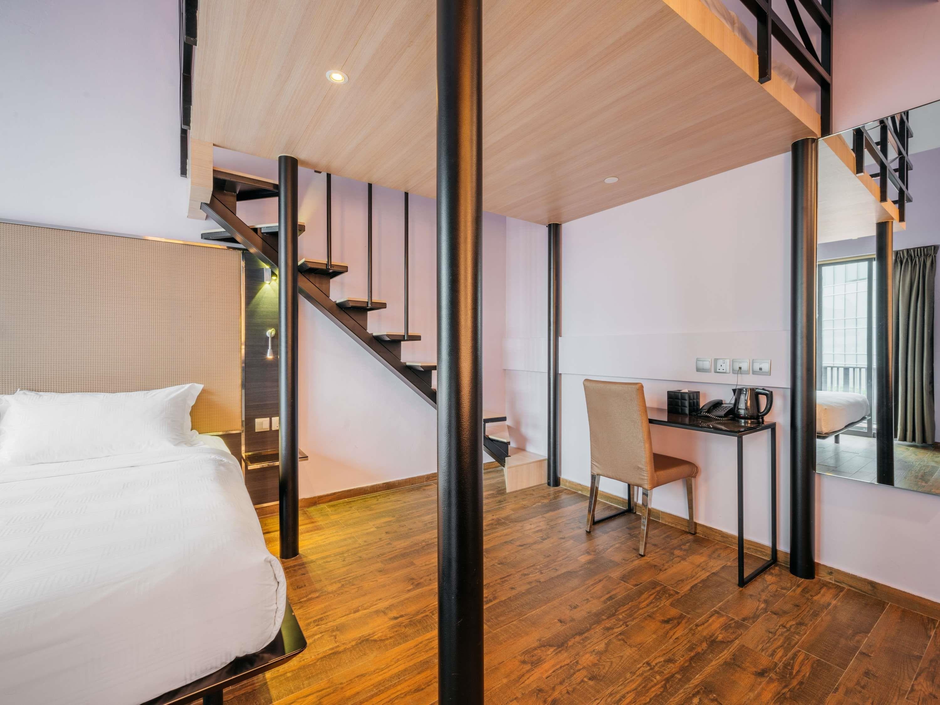 Mercure Singapore Tyrwhitt - Tap to explore photos