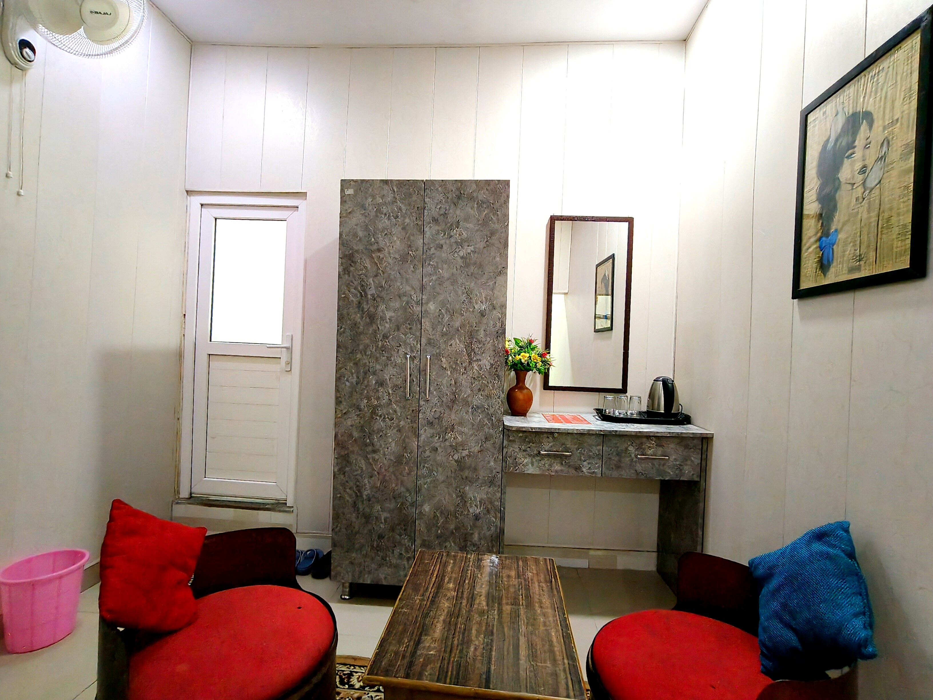Golden River Homestay - Tap to explore photos