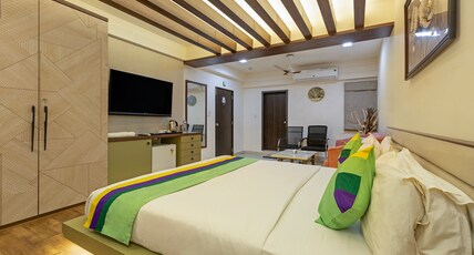 Treebo Oscar Room Type - Deluxe Family Room