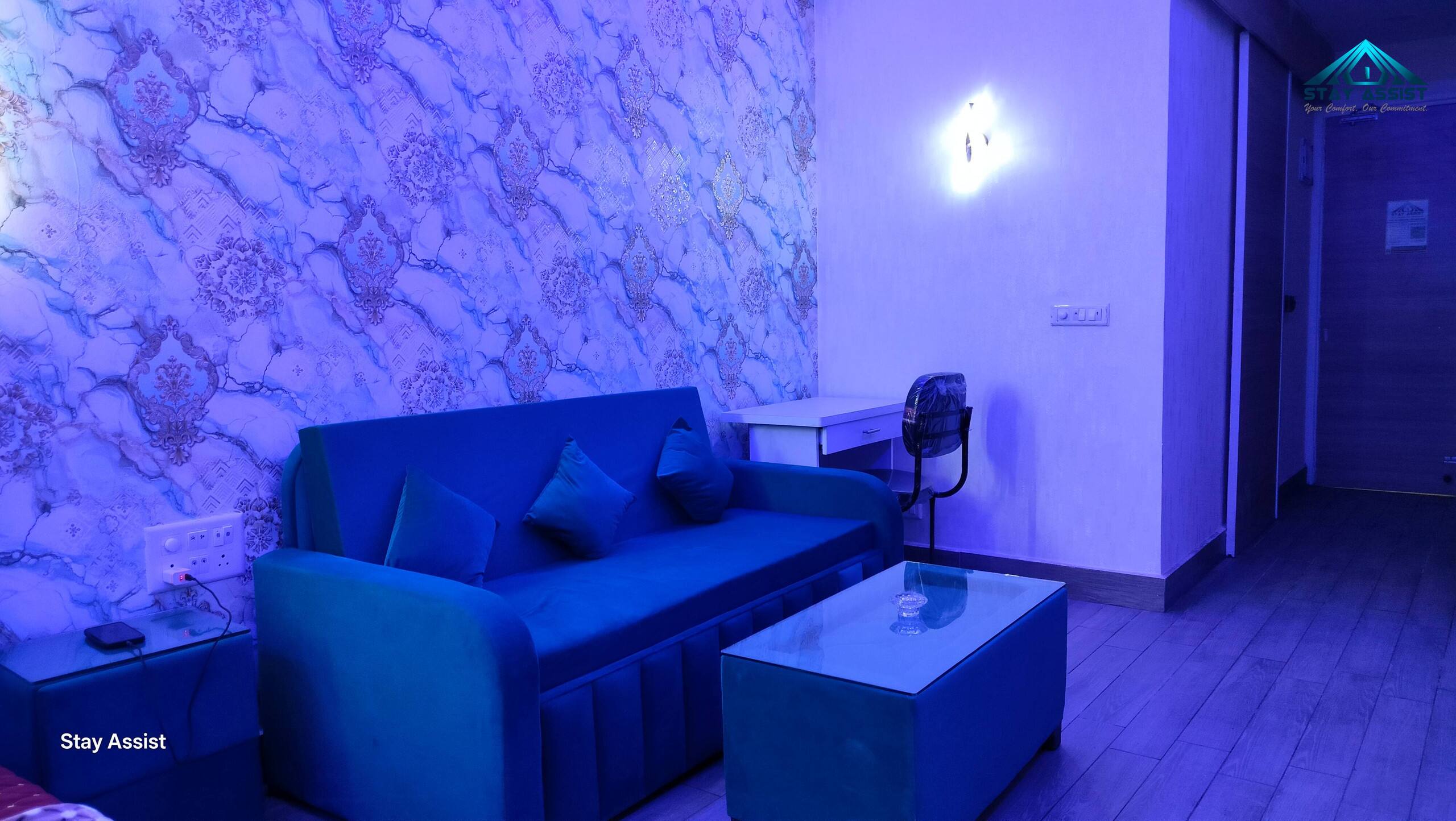 Stay Assist Aura Luxe Suite - Tap to explore photos