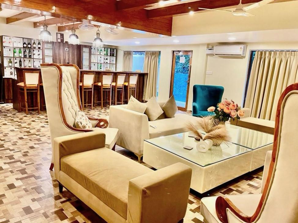 BAGA ULTRA LUXURY 7BHK PRIVATE POOL VILLA - Tap to explore photos