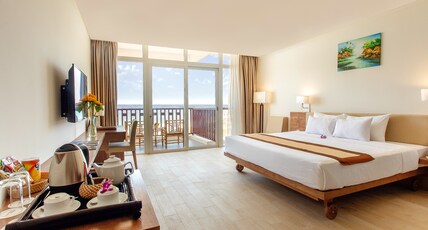 Sandy Beach Non Nuoc Resort Room Type - Premium Deluxe Twin Room with Balcony - Ocean View