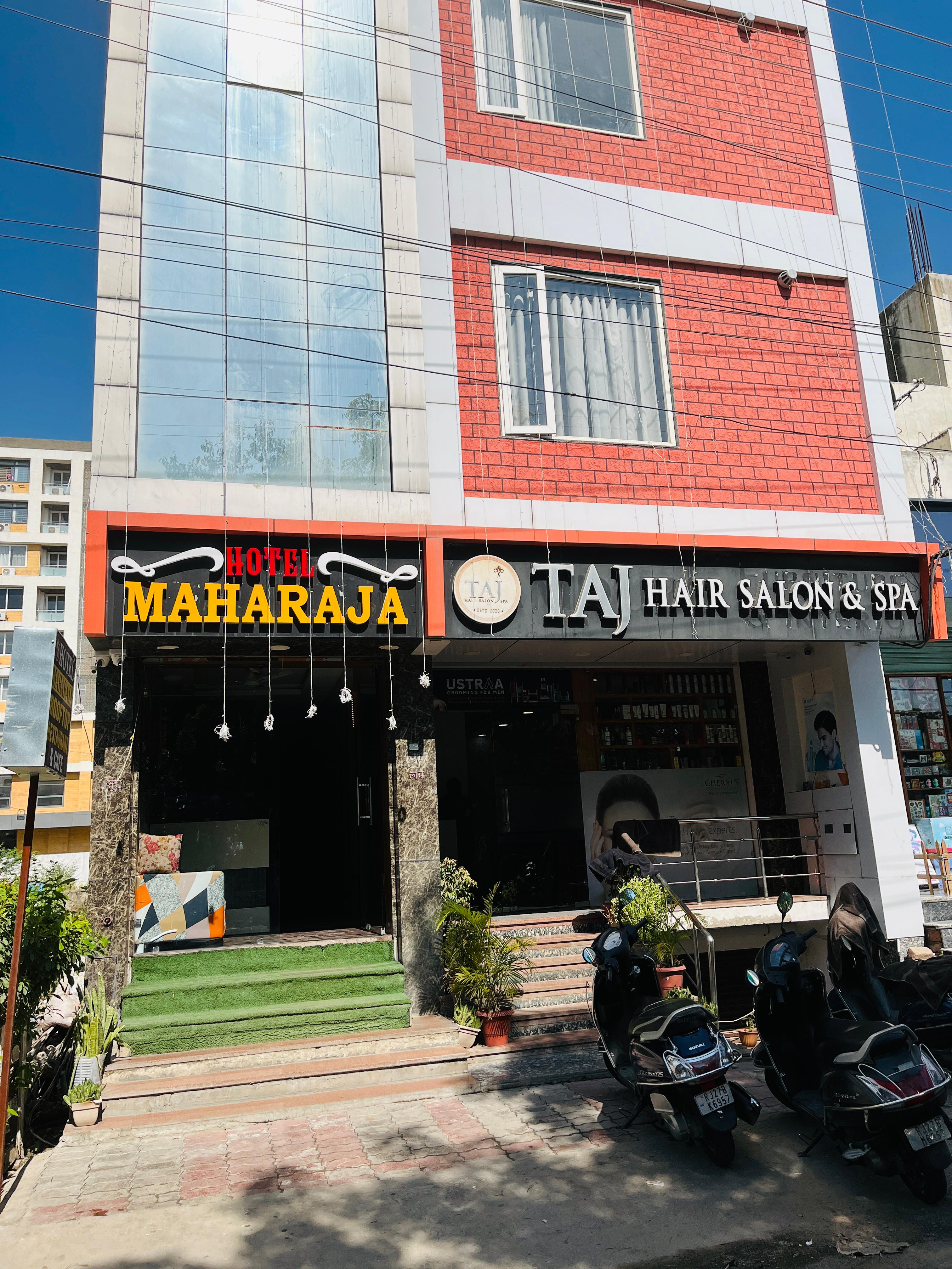 Hotel Maharaja - Tap to explore photos