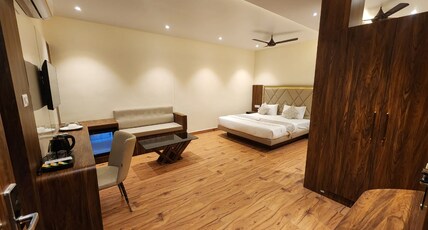 Hotel Srinivasa Royal Stay Room Type - Royal Suite AC Room Hotel Srinivasa Royal Stay Room Type - Royal Suite AC Room