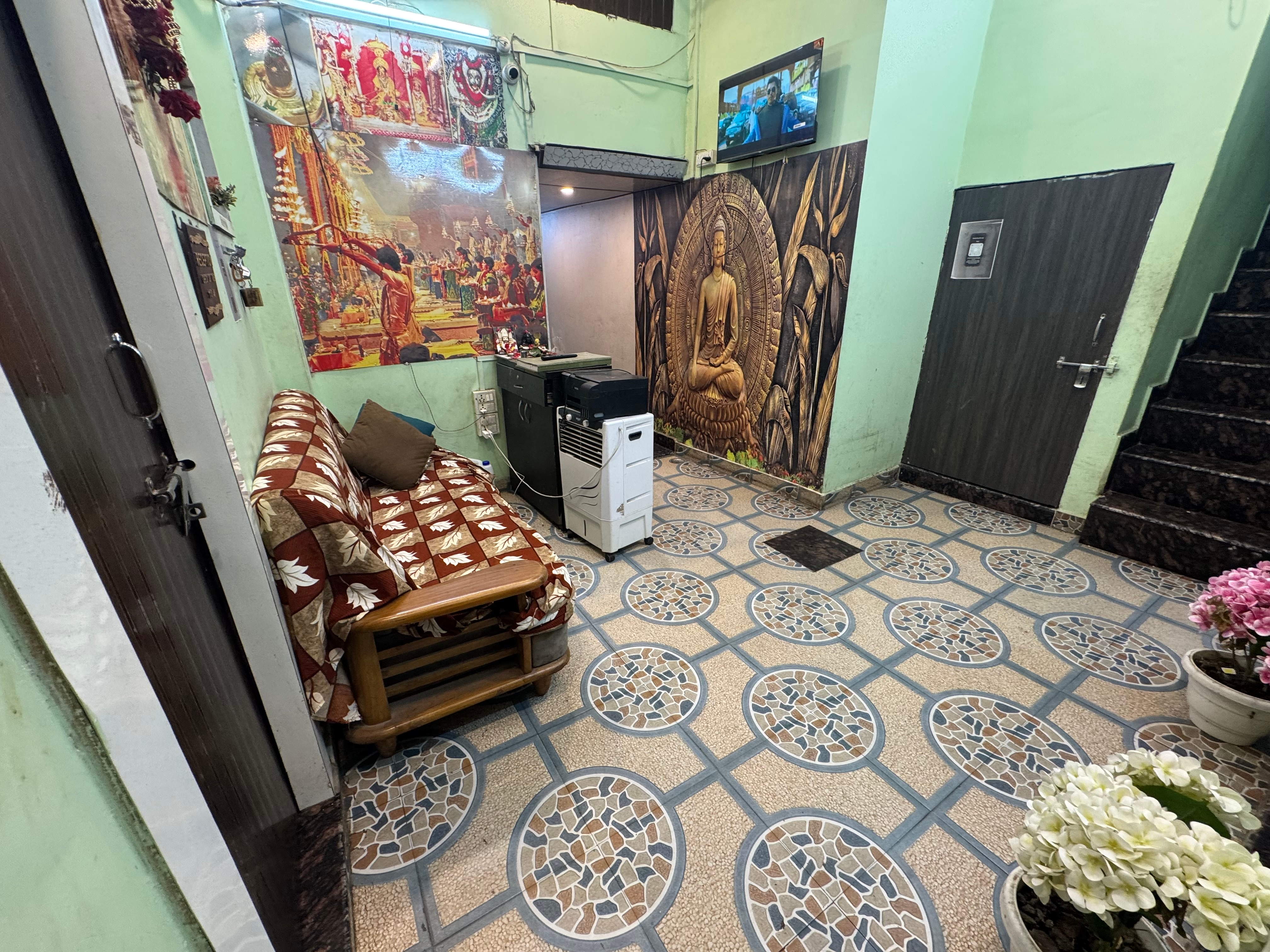 Virat paying guest house - Tap to explore photos