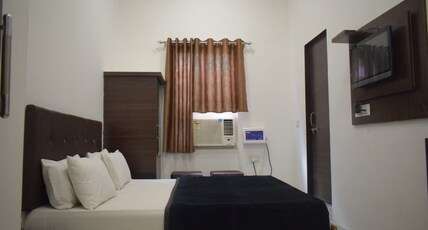 HOTEL GAYATRI LAKHERI Room Type - Deluxe room