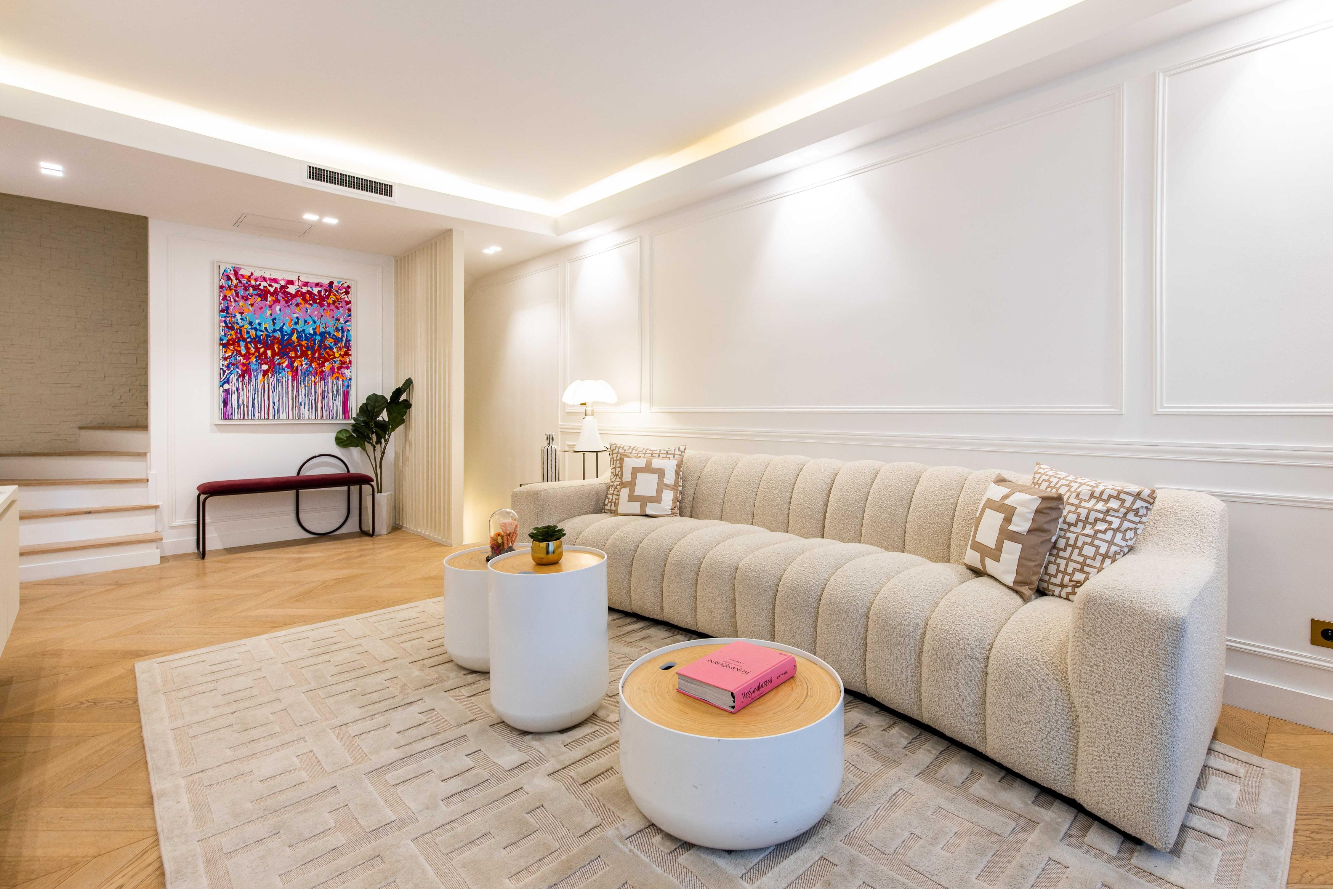 Hotel Particulier Luxury -3BR/8P - Arc de Triomphe - Tap to explore photos