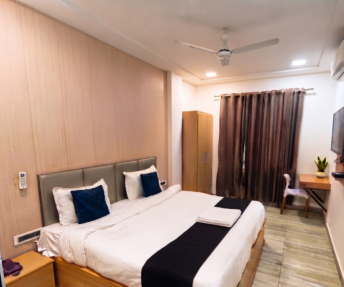 Hotel Vistar Residency Near Ekana Stadium - Tap to explore photos