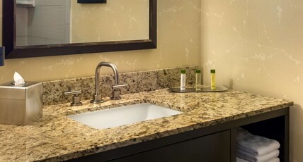 DoubleTree by Hilton Hotel Los Angeles Downtown Room Type - 2 QUEEN BEDS 2 RM SUITE