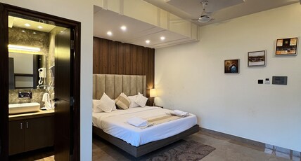 Solaraa Inn Room Type - Super Deluxe with Balcony