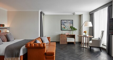 Kimpton CHARLOTTE SQUARE Room Type - 1 King Premium Sofa Bed Kimpton CHARLOTTE SQUARE Room Type - 1 King Premium Sofa Bed