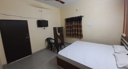 hotel shree krishna Room Type - deluxe