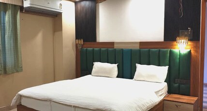New Hotel Shivay Palace I Near BHU Room Type - Deluxe Luxury AC Double Bedroom