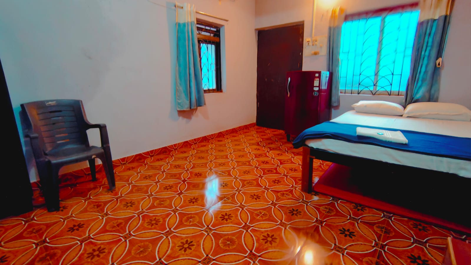 Beach road Homestay Candolim - Tap to explore photos