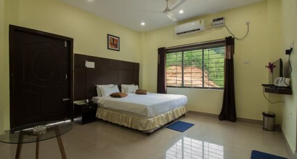 La Vue Resort Room Type - Paranomic Suite with Hill view