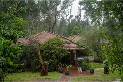 Chetty's Mane by Raho: Estate-View Heritage Stay