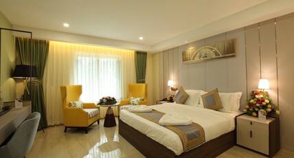 EMILYS BY JDANIELS Room Type - Executive King Room with Bathtub