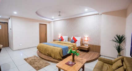 Galaxy Hotel Room Type - Club Room Double Bed (Complimentary Hi-Speed  Wi-Fi Service)