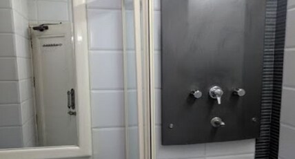 Hotel Naveen Deluxe Room Type - suite room