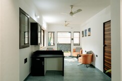 Hotel Lotus Guest House