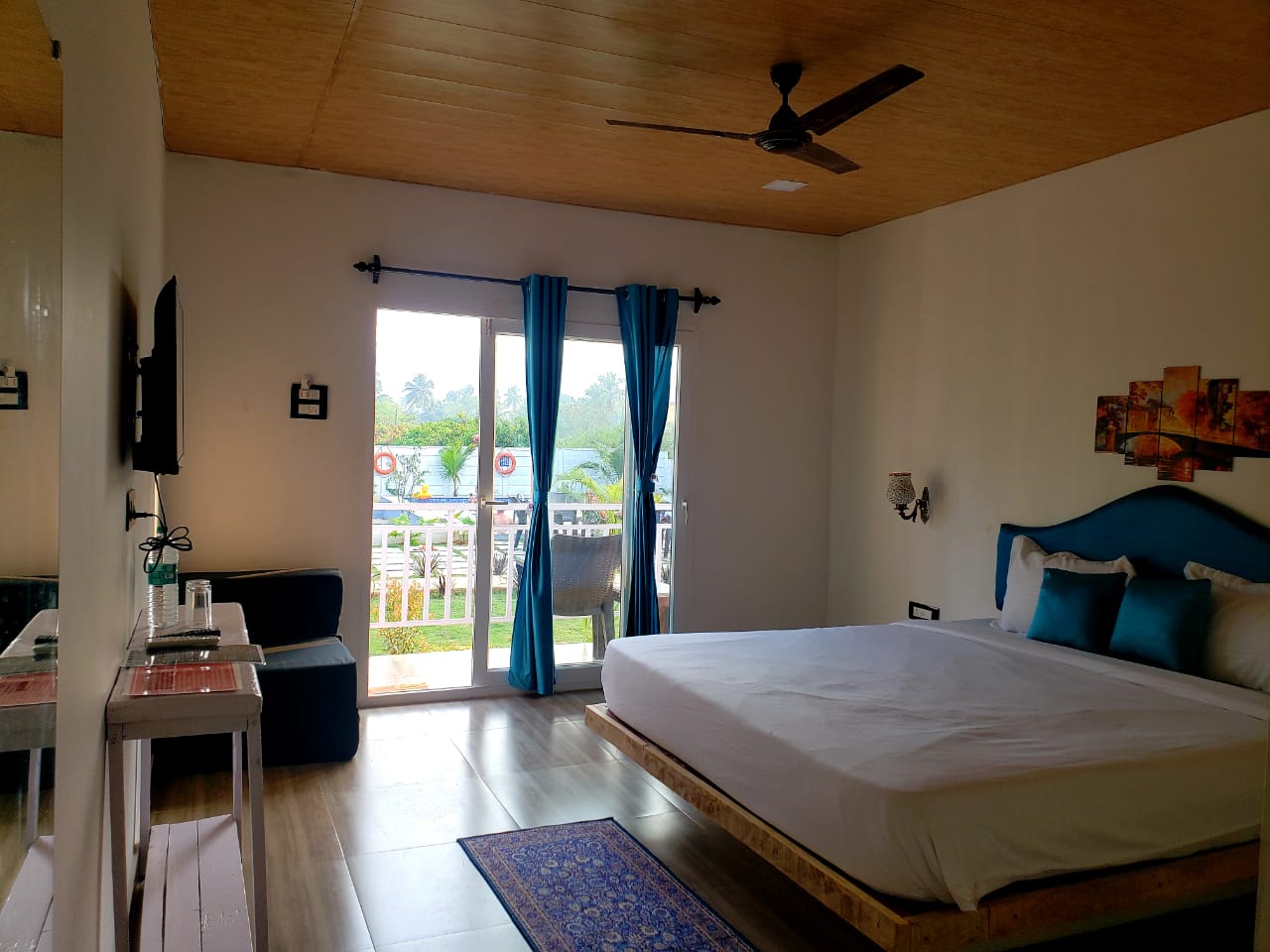 White Truffle - Tap to explore photos