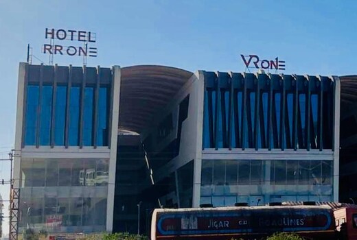 HOTEL RR ONE ROOMS