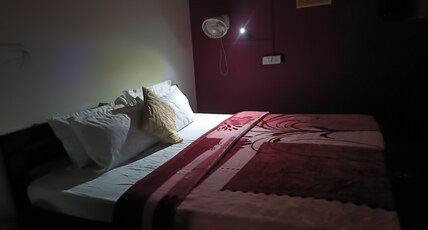 Sant Kripa Backpacker 400 mtr from railway station Room Type - Cozy Deluxe Room 5 Pax