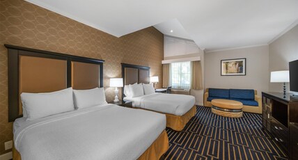 Best Western Plus Palm Court Hotel Room Type - Suite-2 Queen Beds, Non-Smoking, Sofabed, Refrigerator, Wi-Fi