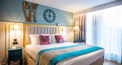 Hotel Indigo Chester, an IHG hotel Room Type - King Bed Standard Room