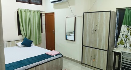 BASUDEV LODGE Room Type - DELUXE AC QUEEN BEDROOM