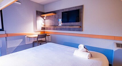 ibis budget Metz Sud Room Type - Standard Room for people with reduced mobility with 1 double bed