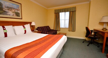 Holiday Inn IPSWICH - ORWELL Room Type - 1 King Standard Walk-in Shower